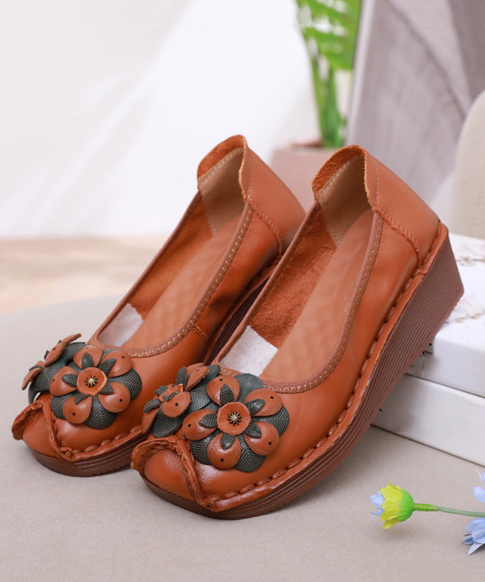 Effortlessly Elegant Heels with a Timeless Design
