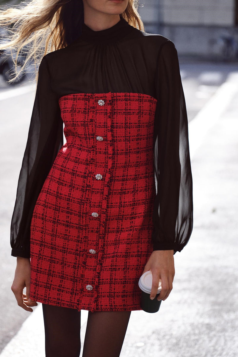 Beautifully Finished Dress in a Timeless Design
