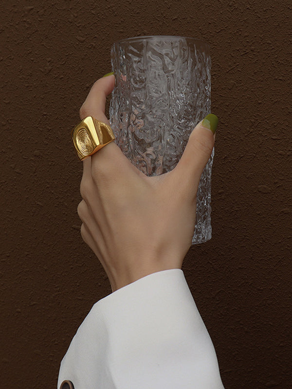 Beautifully Finished Garment in a Timeless Design