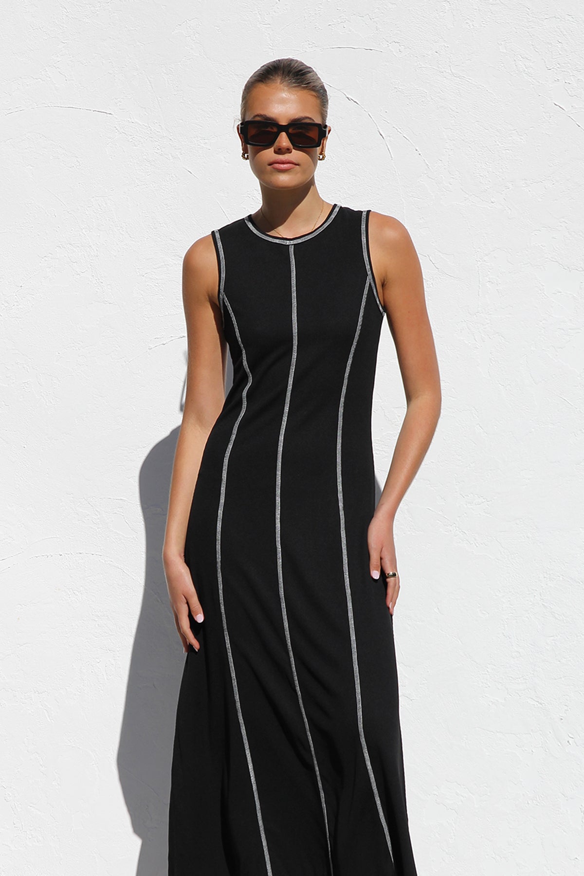 Classic Vintage Dress with a Flattering Fit