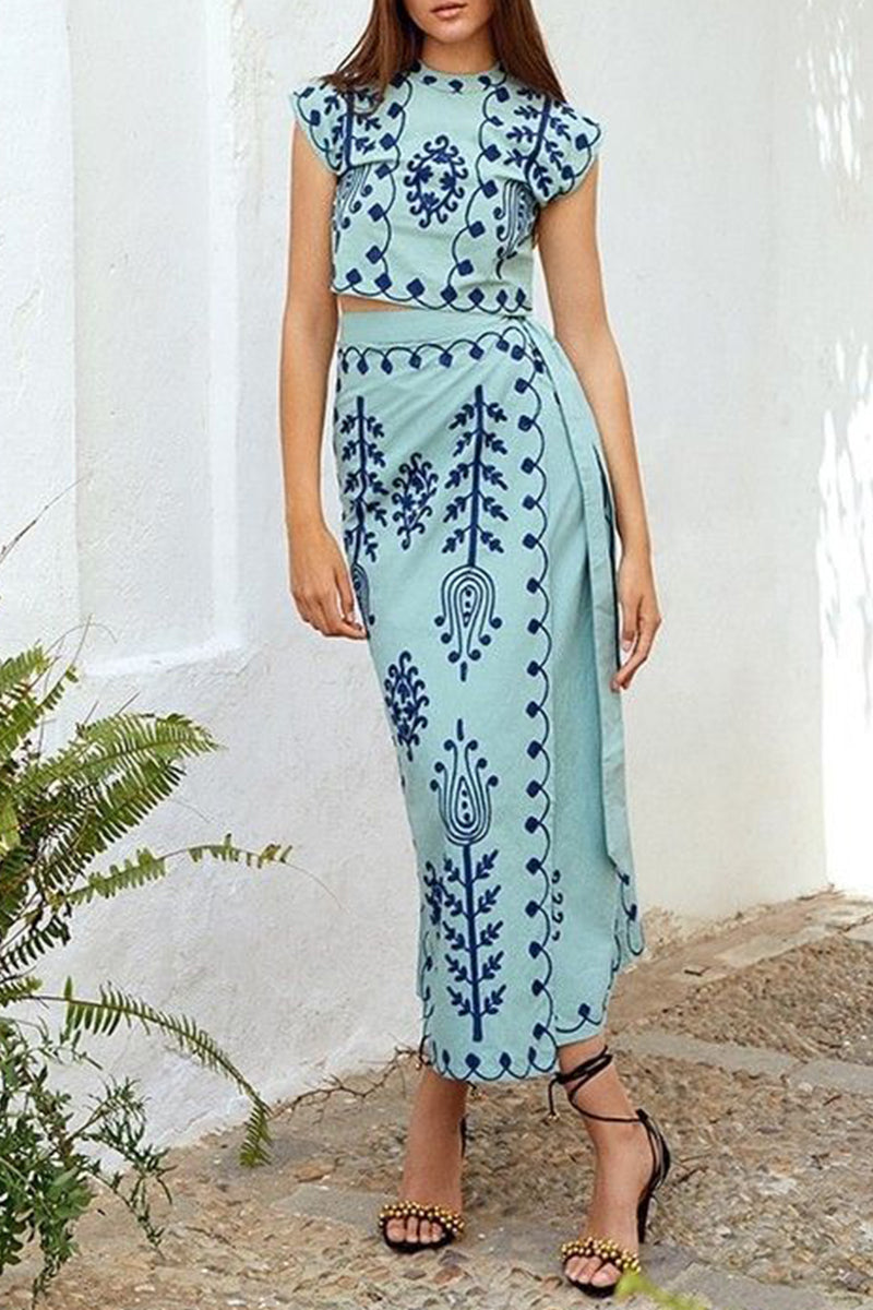 Gracefully Styled Garment for Any Occasion