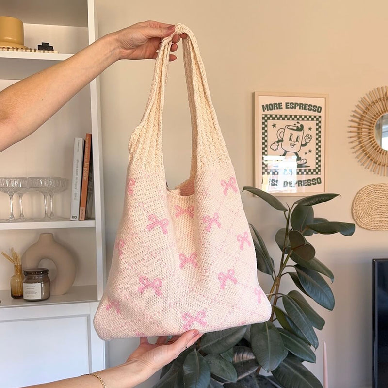 Well Tailored Bag with a Graceful Silhouette