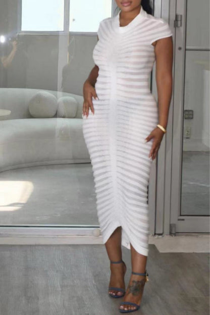 Beautifully Finished Dress in a Timeless Design