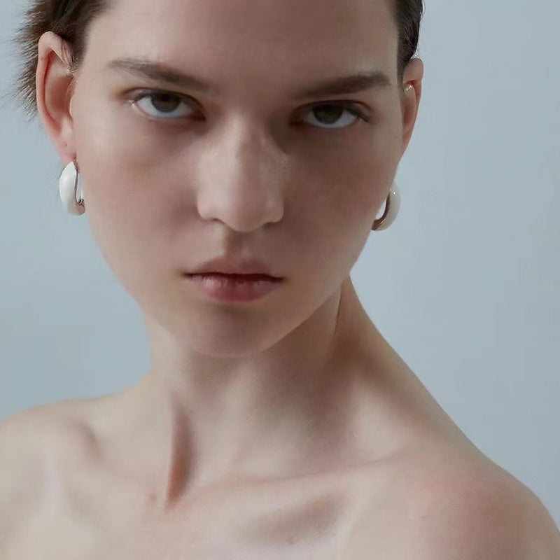 Effortlessly Elegant Garment with a Timeless Design
