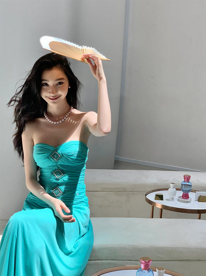 Beautifully Crafted Dress in a Classic Style