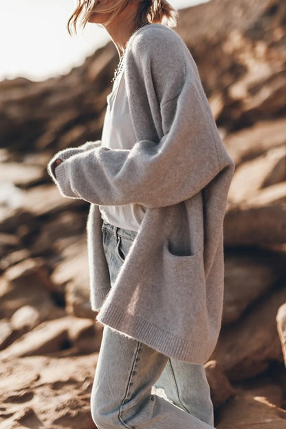 Well Tailored Cardigan with a Graceful Silhouette