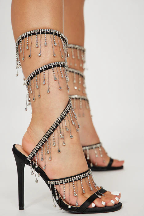 Well Tailored Heels with a Graceful Silhouette
