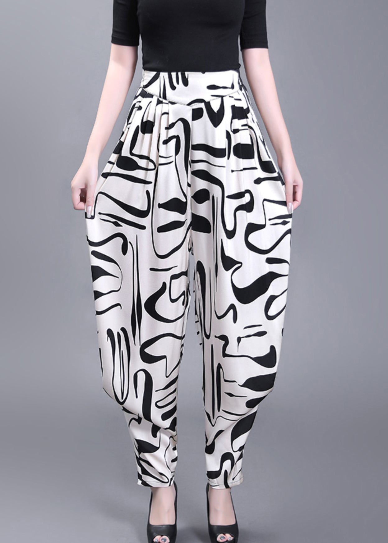 Elegantly Styled Pants for Everyday Wear