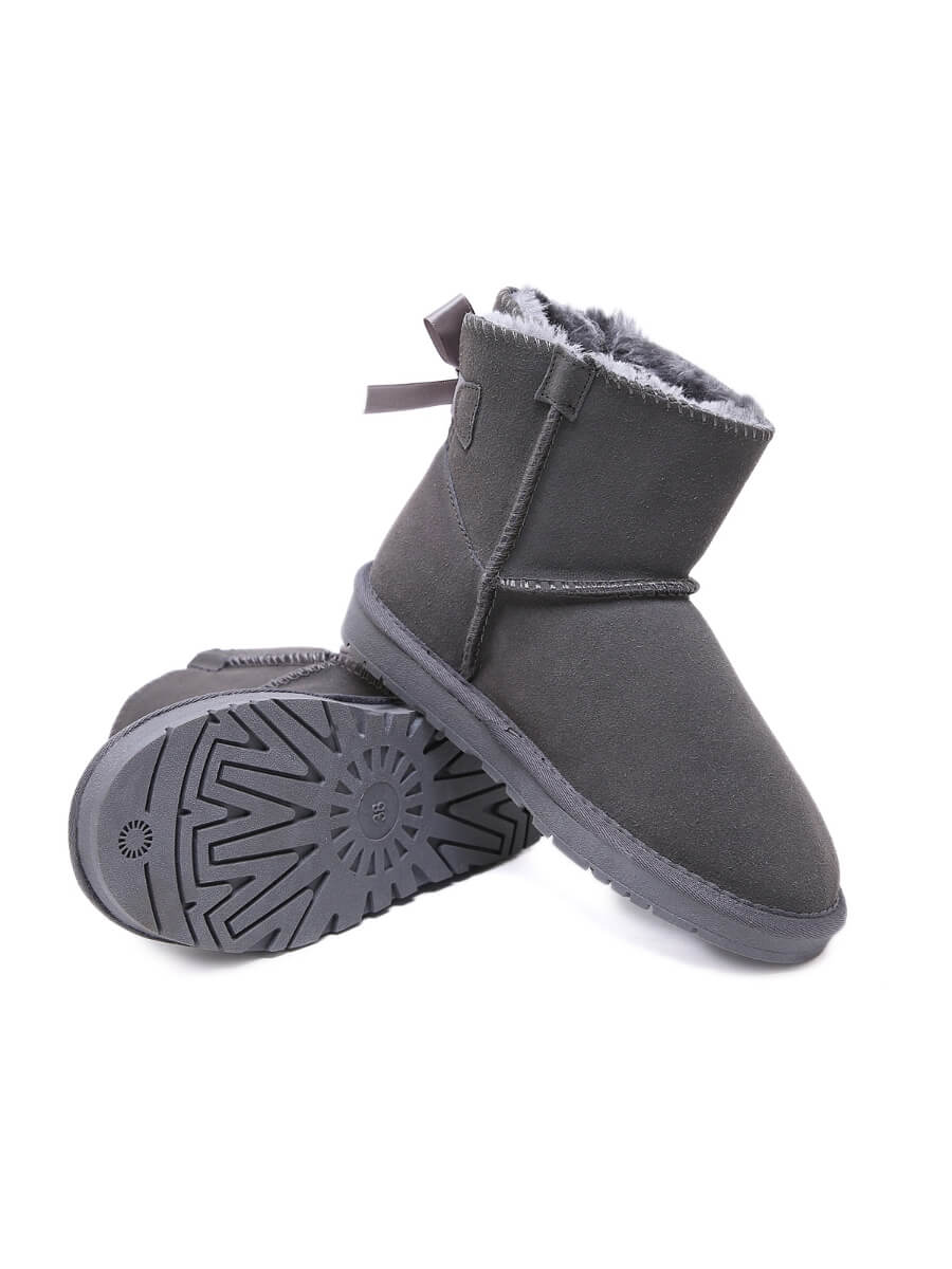 Polished Boots with an Effortless Classic Look