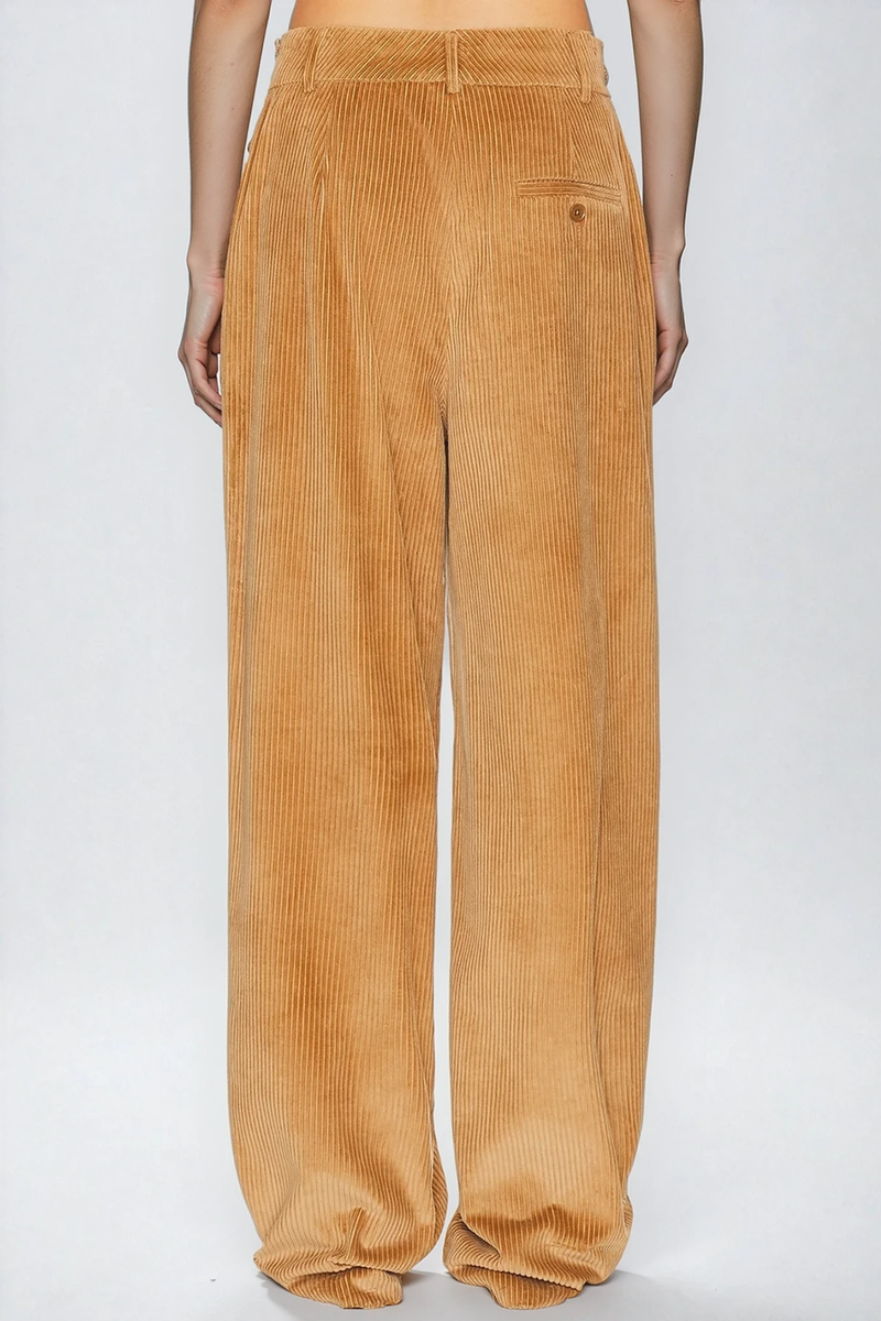 Polished Pants with an Effortless Classic Look