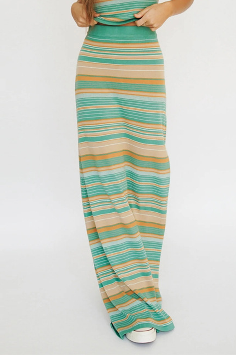 Effortlessly Elegant Garment with a Timeless Design