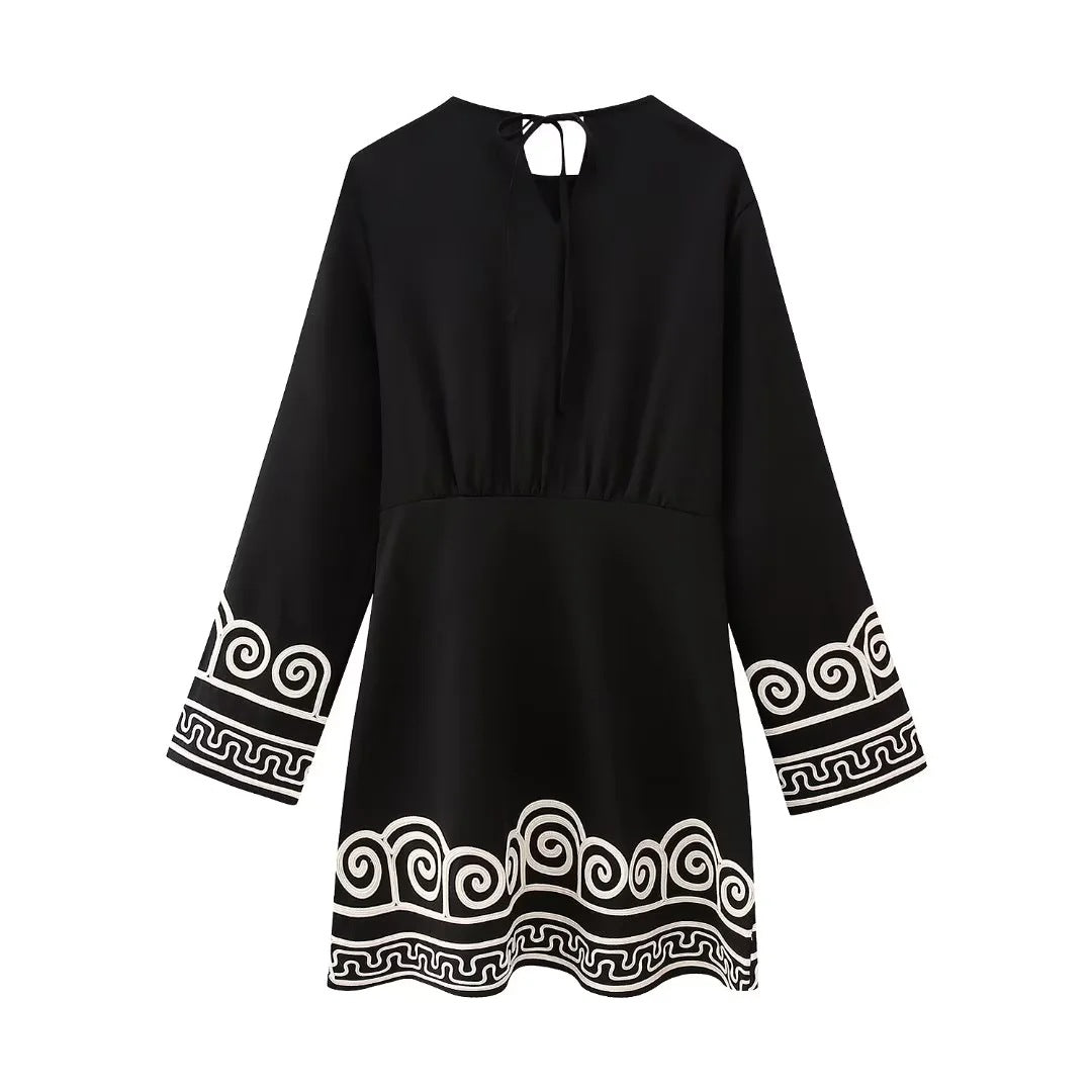 Classic Vintage & Enduringly Stylish Pullover