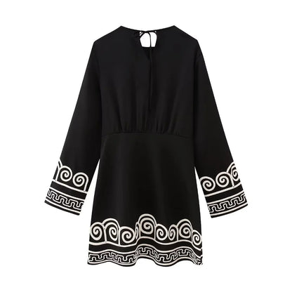 Classic Vintage & Enduringly Stylish Pullover