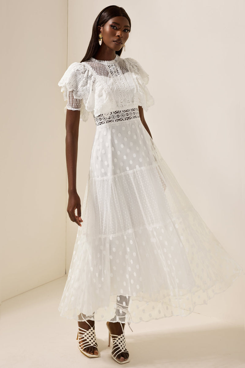 Effortlessly Elegant Dress with a Timeless Design