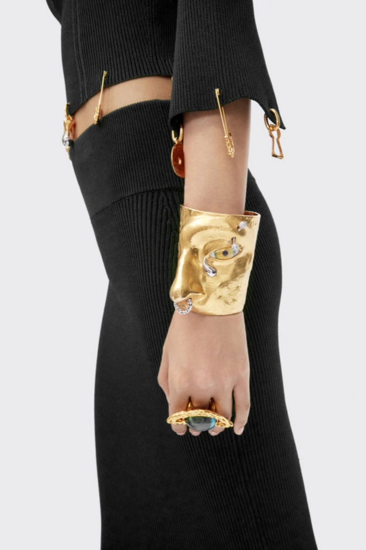 Effortlessly Elegant Top with a Timeless Design