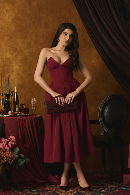 Effortlessly Elegant Dress with a Timeless Design