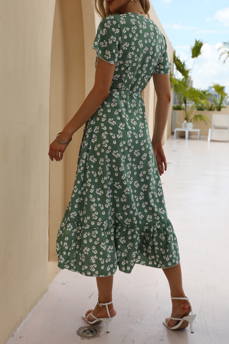 Beautifully Crafted Dress in a Classic Style