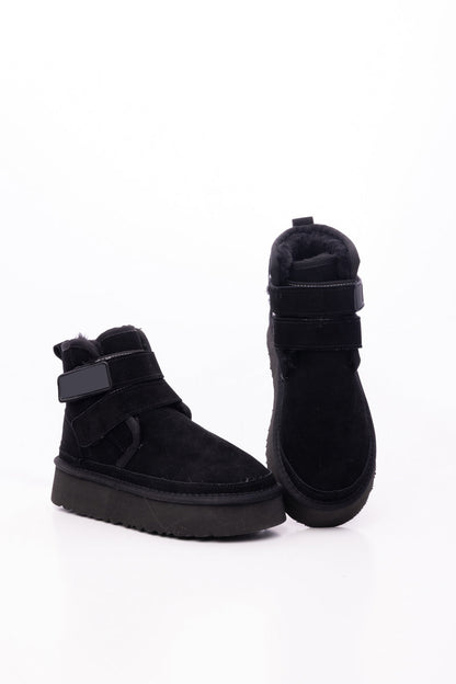 Well Tailored Boots with a Graceful Silhouette