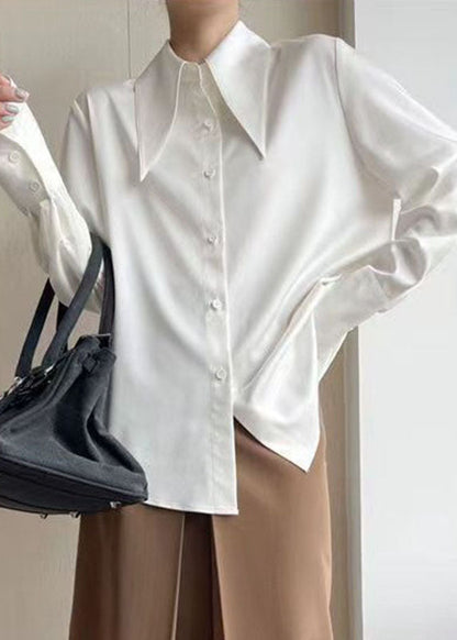 Well Tailored Shirt with a Graceful Silhouette