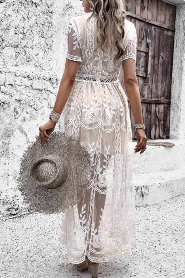 Classic Vintage Dress with a Flattering Fit