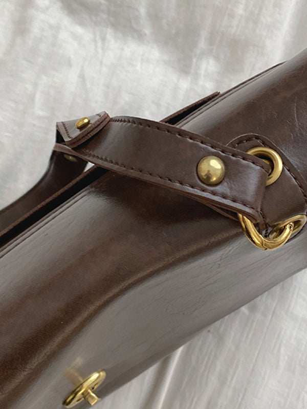 A Vintage Style Bag with Delicate Timeless Details