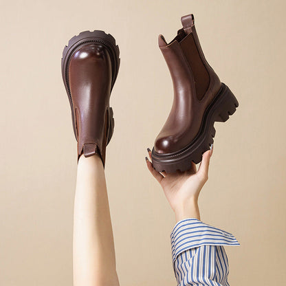 Polished Boots with an Effortless Classic Look