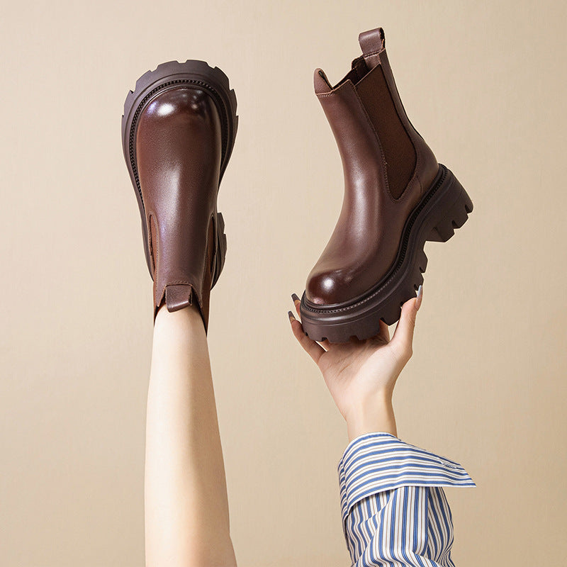 Polished Boots with an Effortless Classic Look
