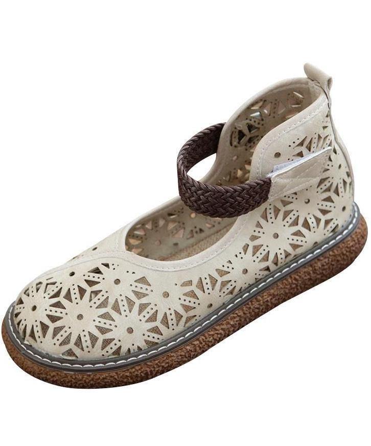 Well Tailored Sandals with a Graceful Silhouette