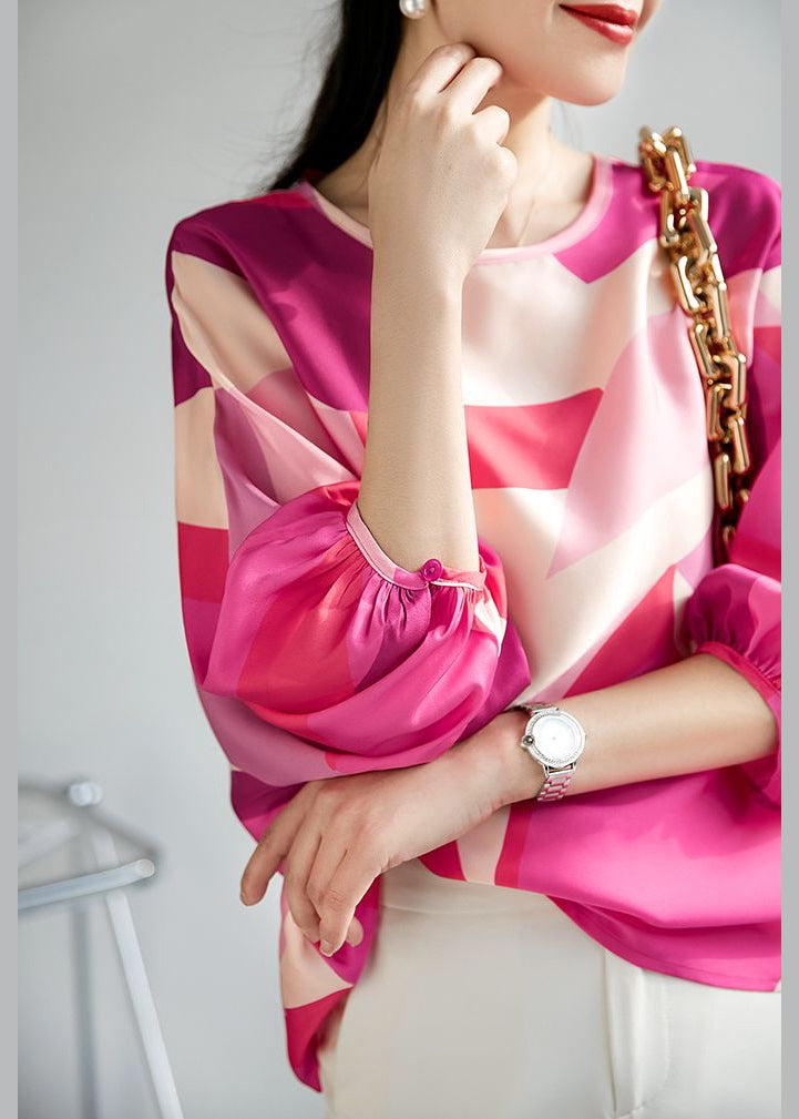 Well Tailored Blouse with a Graceful Silhouette