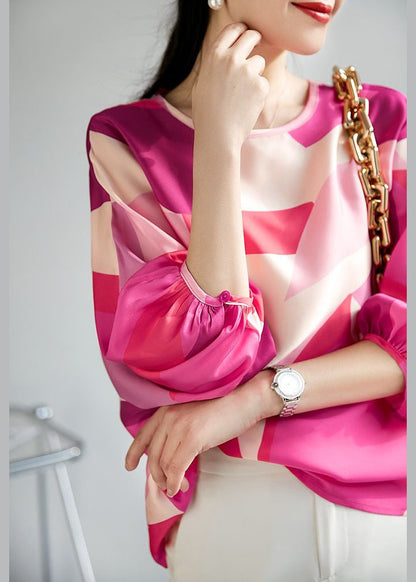 Well Tailored Blouse with a Graceful Silhouette