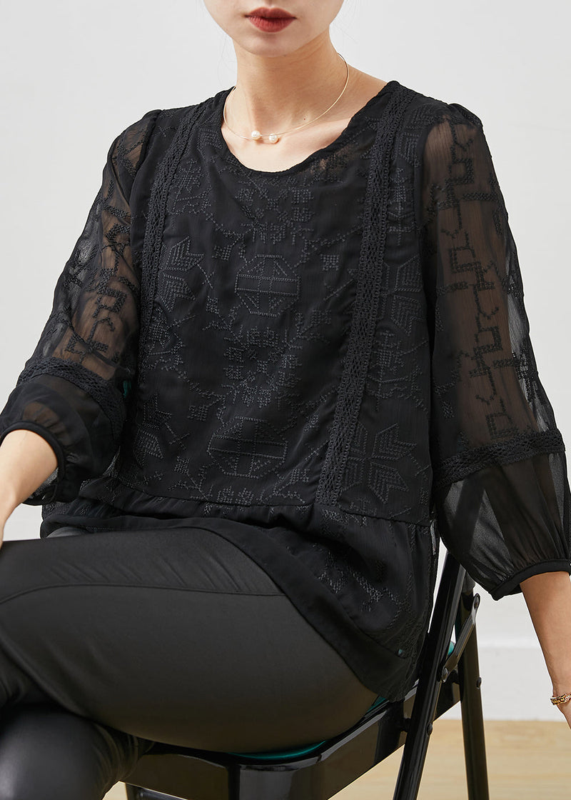 Elegantly Styled Blouse for Everyday Wear