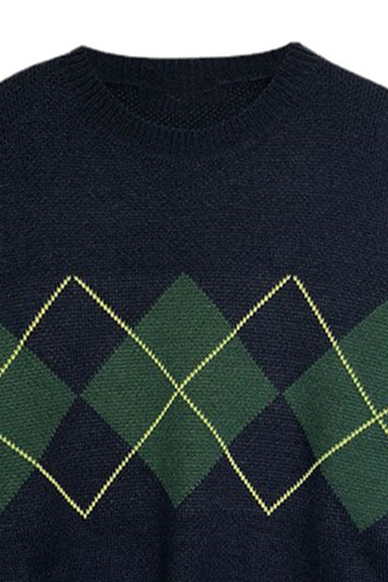 Effortlessly Elegant Sweater with a Timeless Design