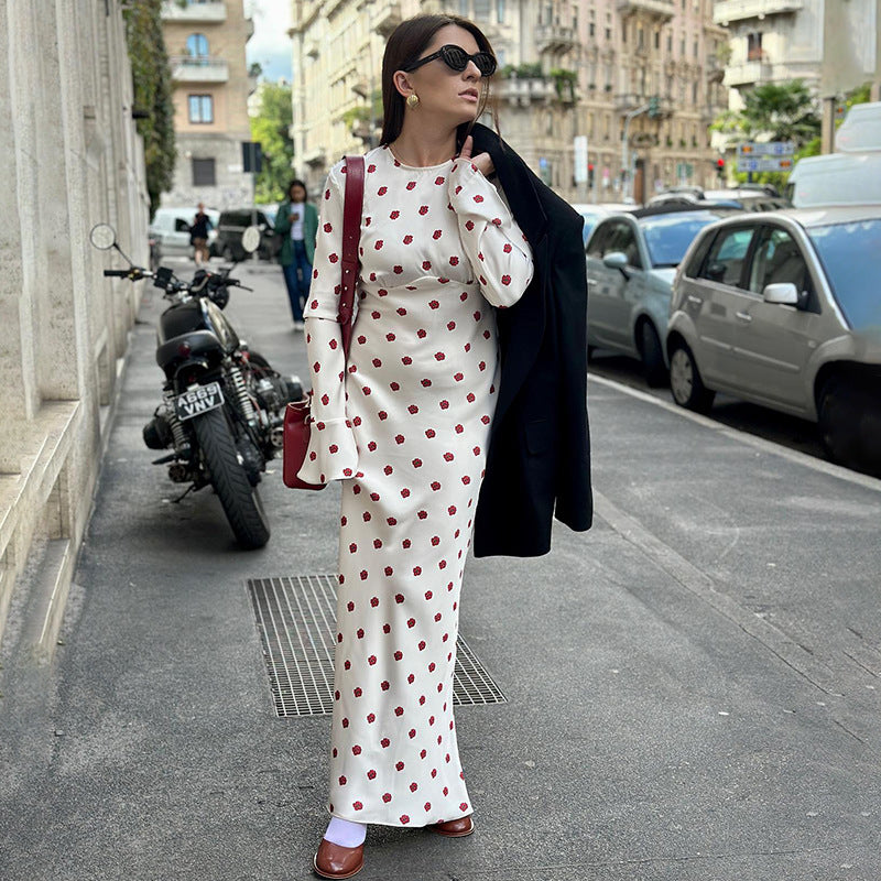 Well Tailored Dress with a Graceful Silhouette