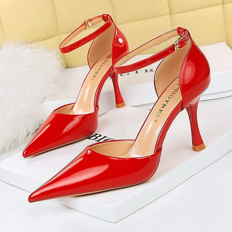A Vintage Style Shoes with Delicate Timeless Details