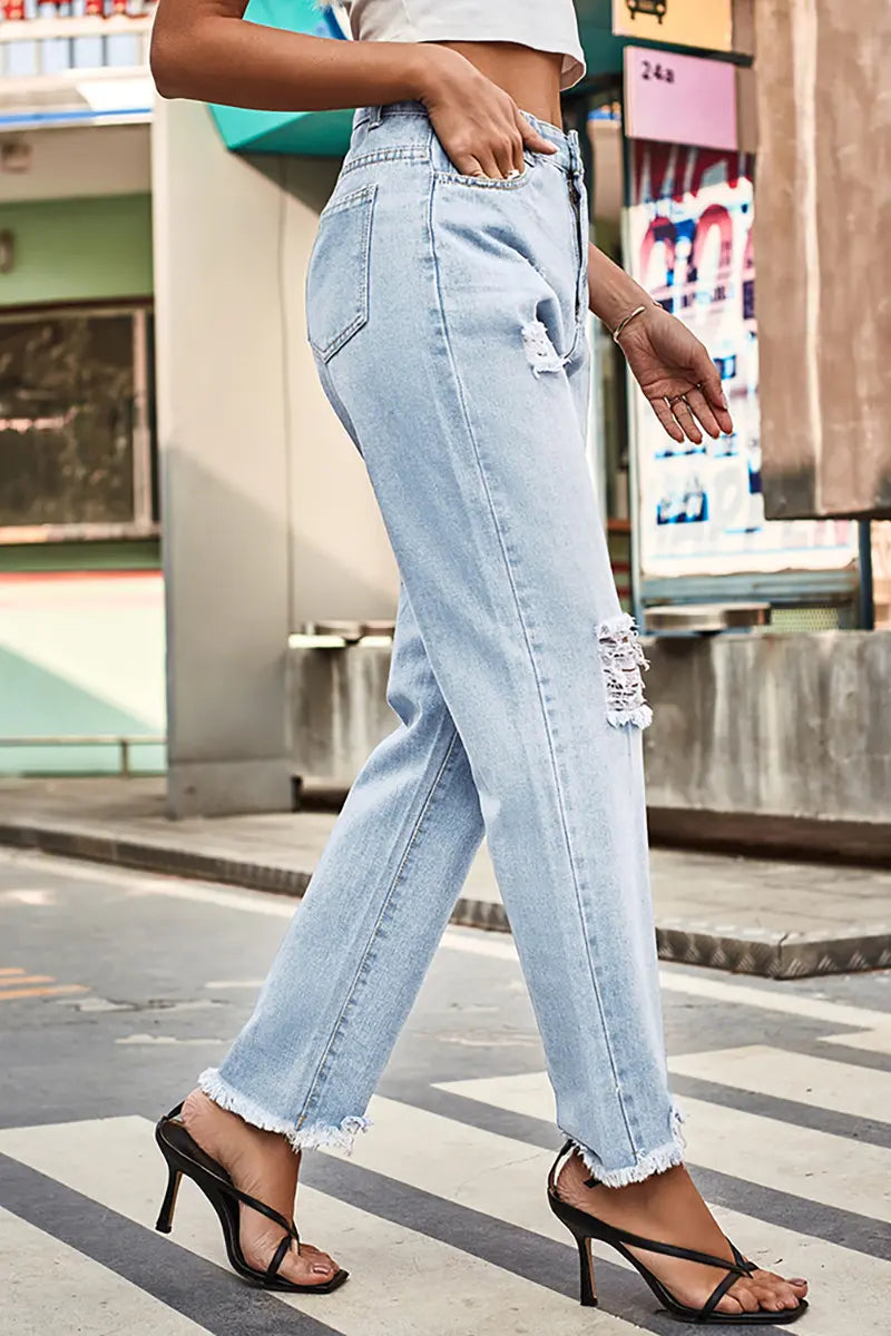 Well Tailored Pants with a Graceful Silhouette