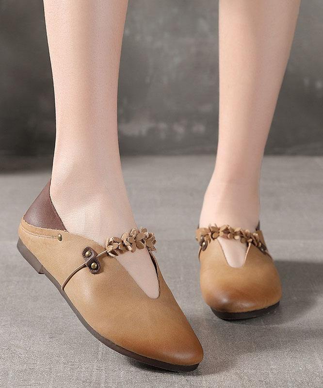 Effortlessly Elegant Shoes with a Timeless Design