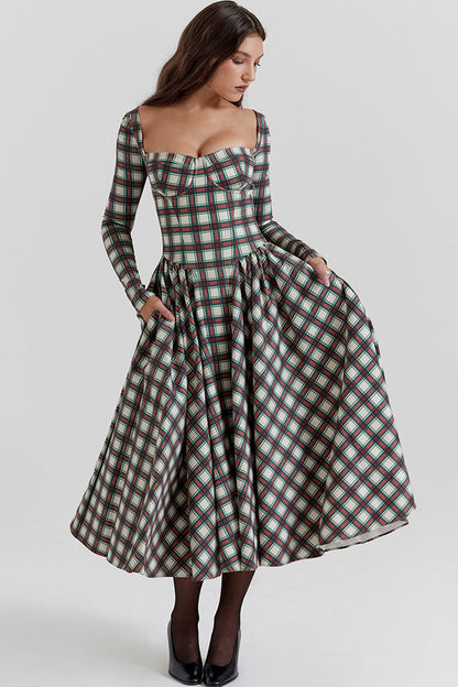 Classic Vintage & Enduringly Stylish Dress