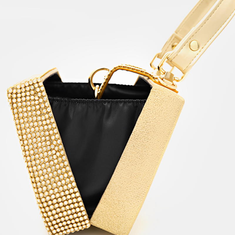Polished Bag with an Effortless Classic Look
