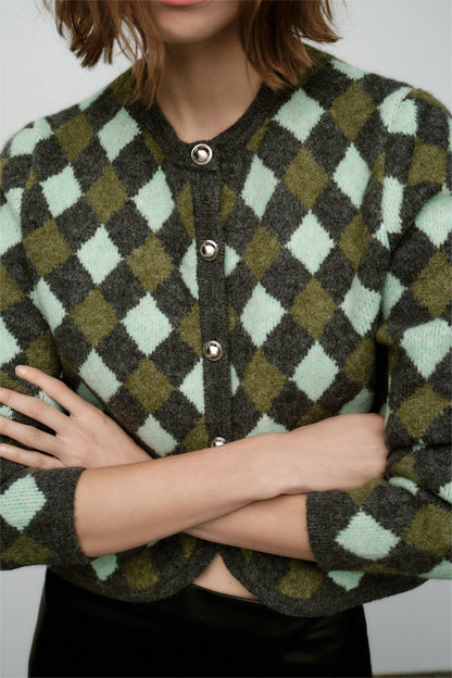 Effortlessly Elegant Cardigan with a Timeless Design
