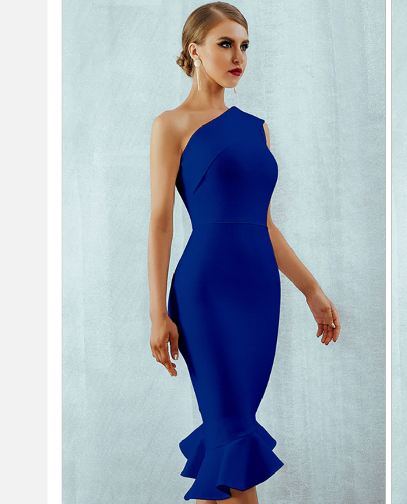 Well Tailored Dress with a Graceful Silhouette
