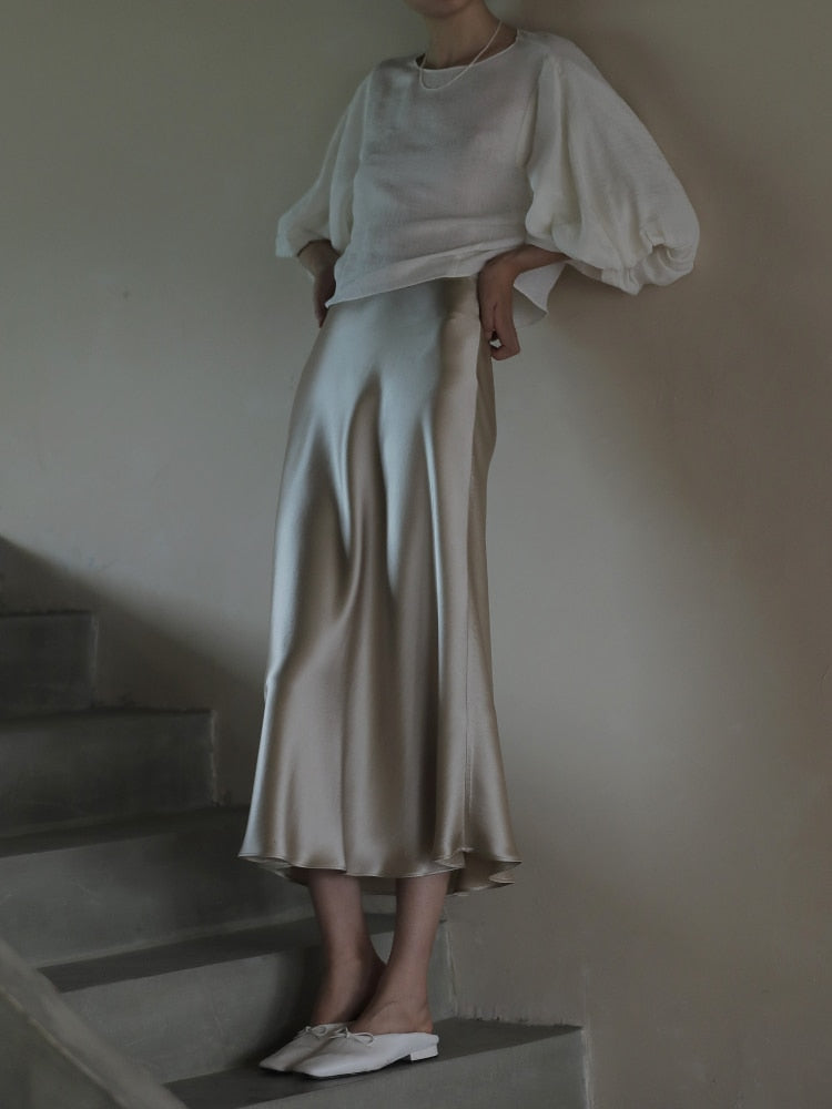 Well Tailored Garment with a Graceful Silhouette