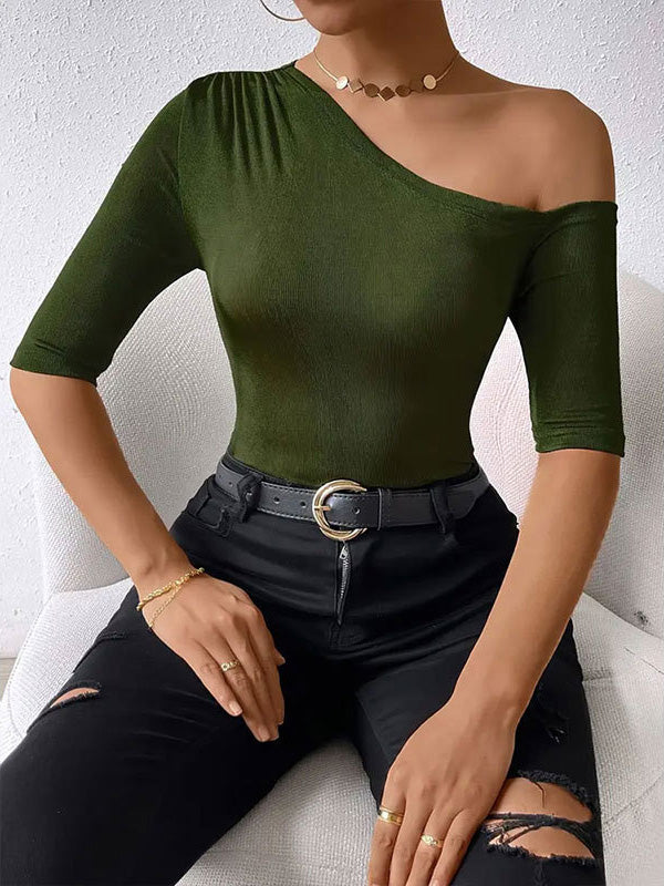 Well Tailored T-Shirt with a Graceful Silhouette