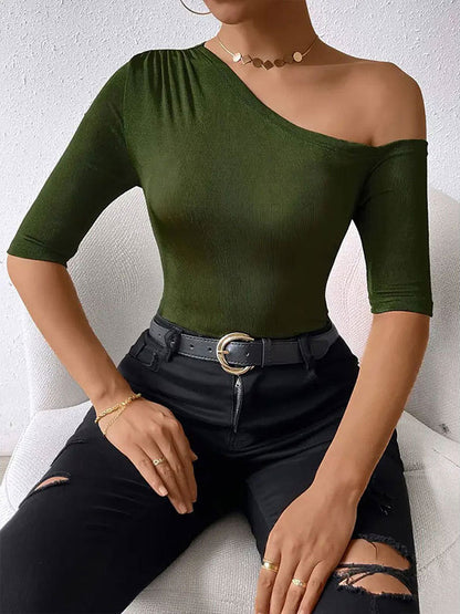 Well Tailored T-Shirt with a Graceful Silhouette
