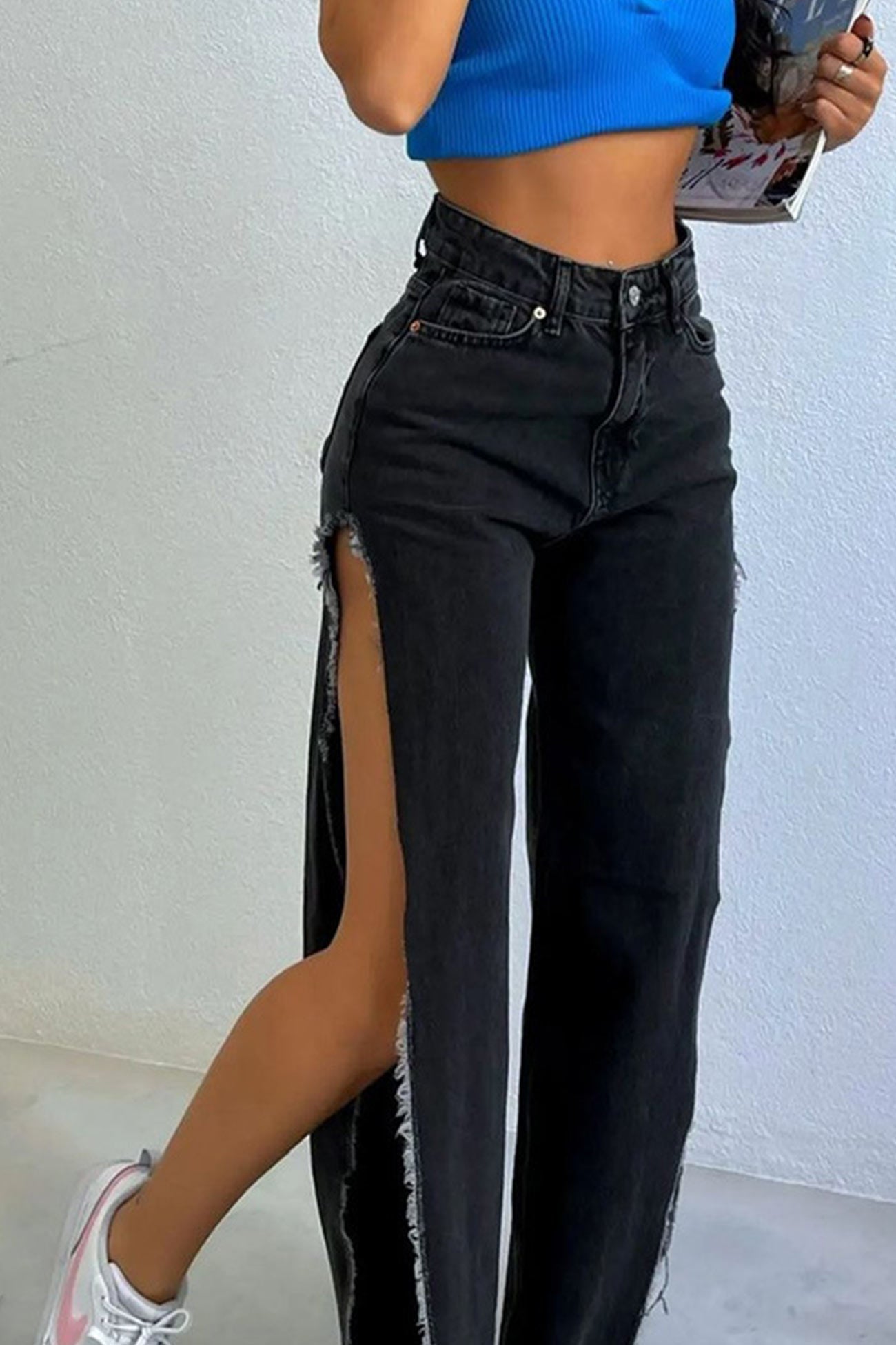 Effortlessly Elegant Garment with a Timeless Design