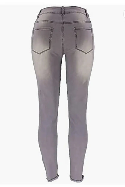 Well Tailored Garment with a Graceful Silhouette