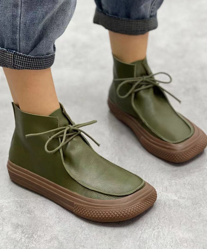Well Tailored Boots with a Graceful Silhouette