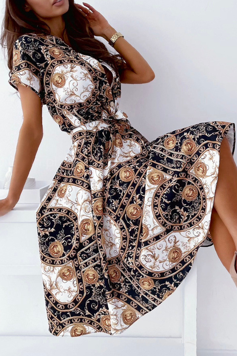 Classic Vintage Dress with a Flattering Fit