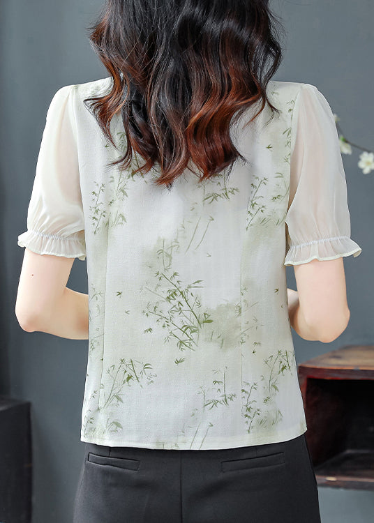 Classic Vintage Shirt with a Flattering Fit
