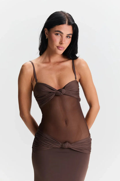 Well Tailored Dress with a Graceful Silhouette