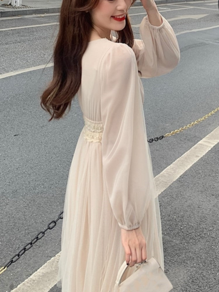 Classic Vintage Dress with a Flattering Fit